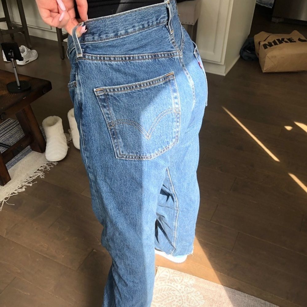 Vintage 501 Levi Medium Wash Jeans